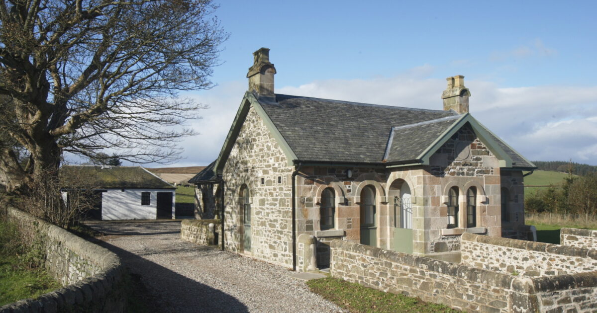 Corner cottage kennels online